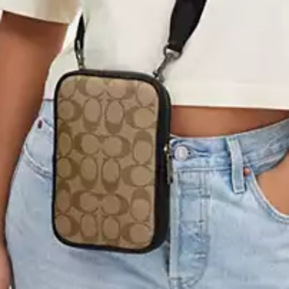 Coach Aden Crossbody In Signature Canvas NWT - Picture 1 of 7